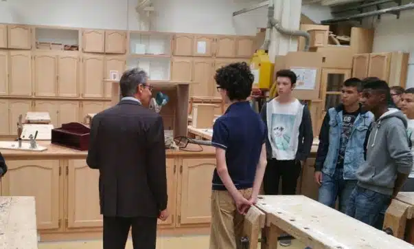 Exploration du lycée François Mansart une institution d'excellence à la loupe